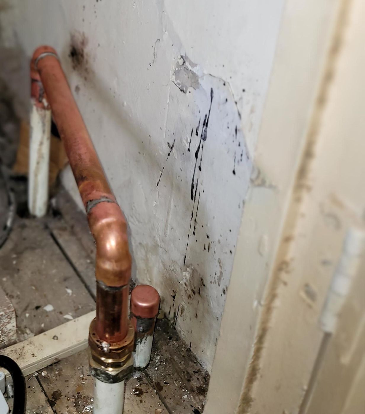 Additional Plumbing or Gas Pipework